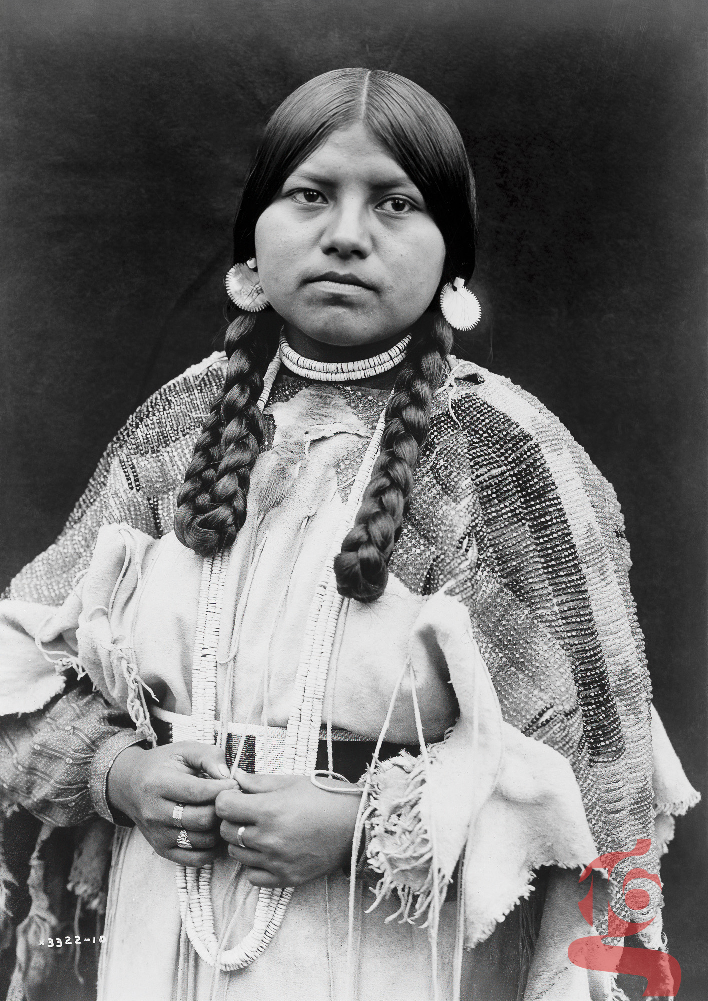 Cayuse Woman, femme Cayuse photographiée par Edward S. Curtis vers 1910